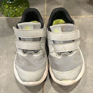 Nike boys sneakers Velcro straps used size 10C